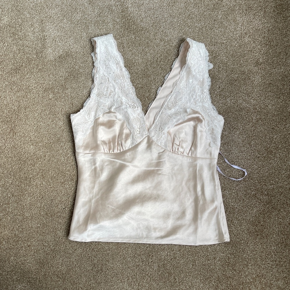 NEVER WORN Lulu's Cream/blush Lace top